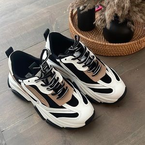 Steve Madden Possession Sneakers